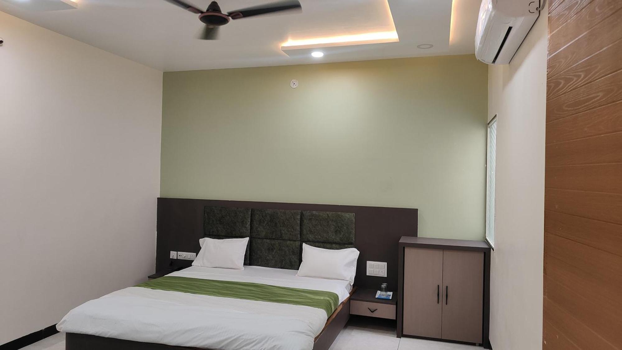 Yashomati Hotel Maheshwar 外观 照片