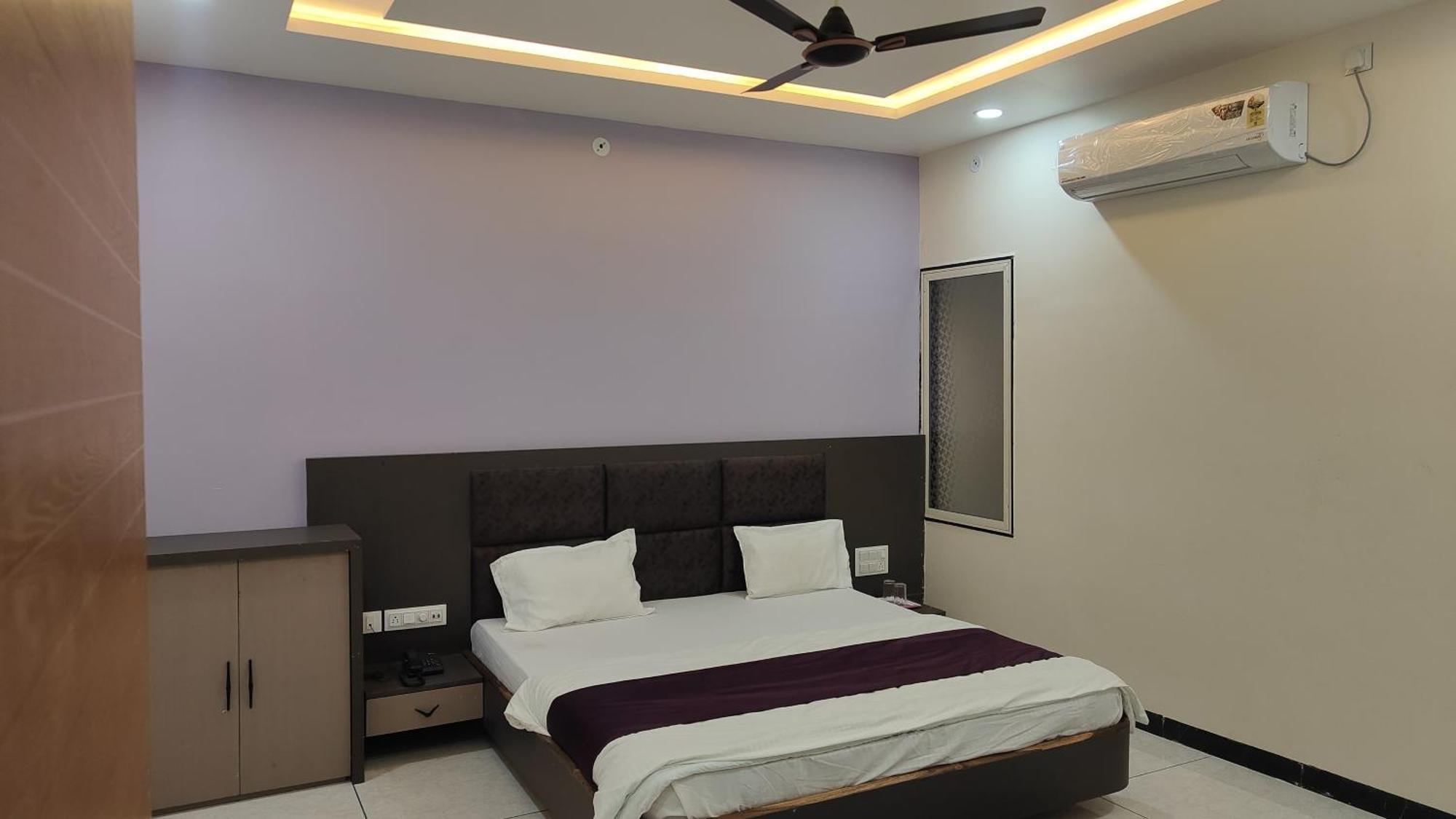 Yashomati Hotel Maheshwar 外观 照片
